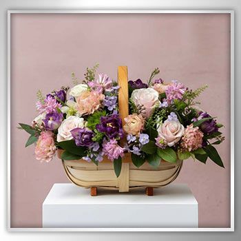 Celebrate the Women in Your Life With Flowers
